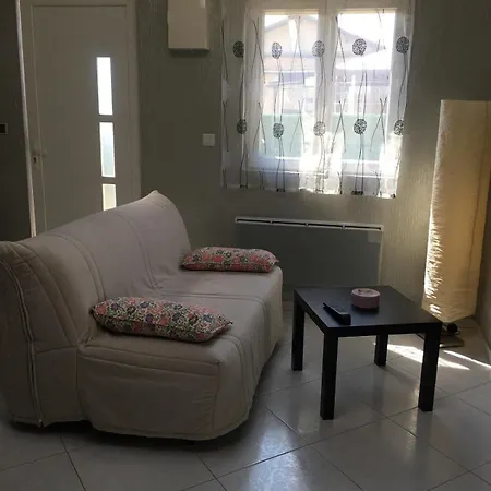 Beautiful Quiet With Garden Apartmán
