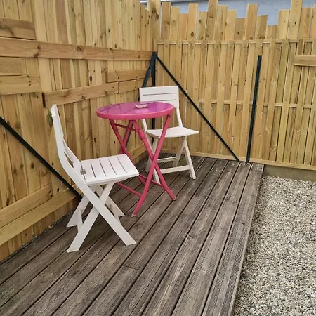 Apartmán Beautiful Quiet With Garden